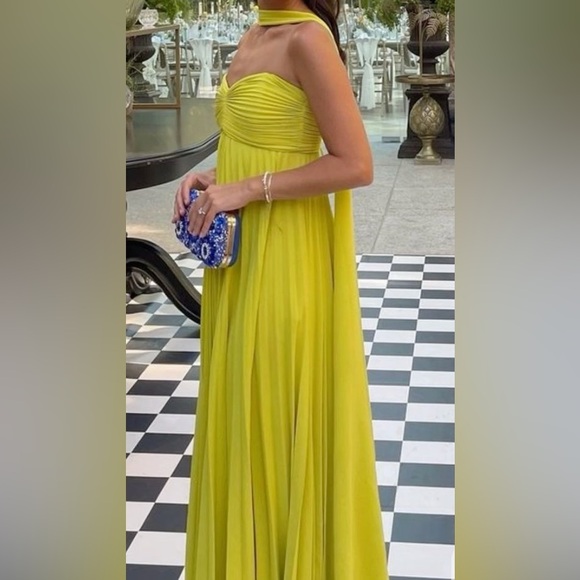 Delfi Collective Dresses & Skirts - Delfi collective Daphne dress/gown chartreuse